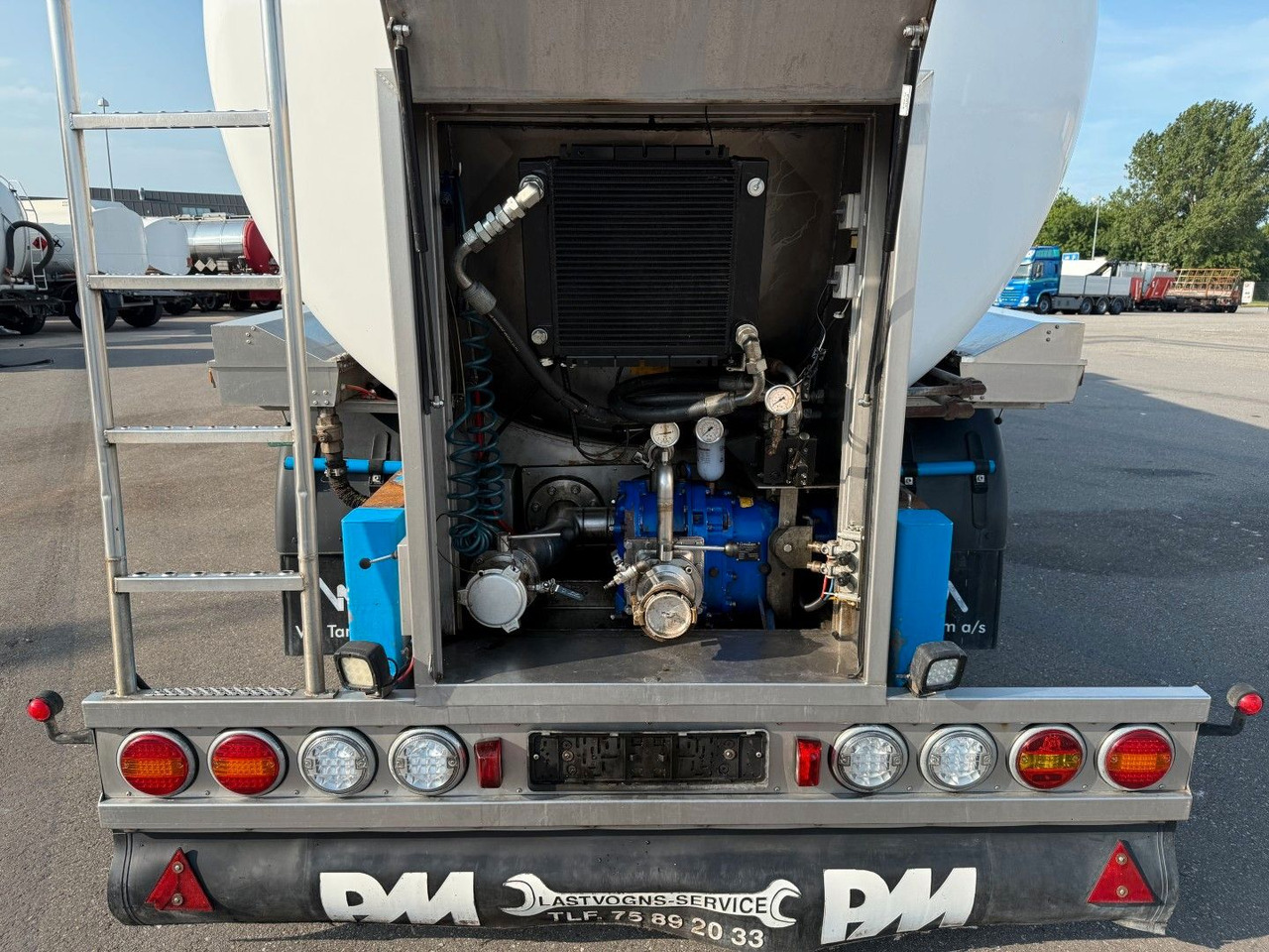 Burg VM Tarm 4 axle 33.000 L Vogelsang - نصف مقطورة صهريج: صورة 5 Burg VM Tarm 4 axle 33.000 L Vogelsang - نصف مقطورة صهريج: صورة 5