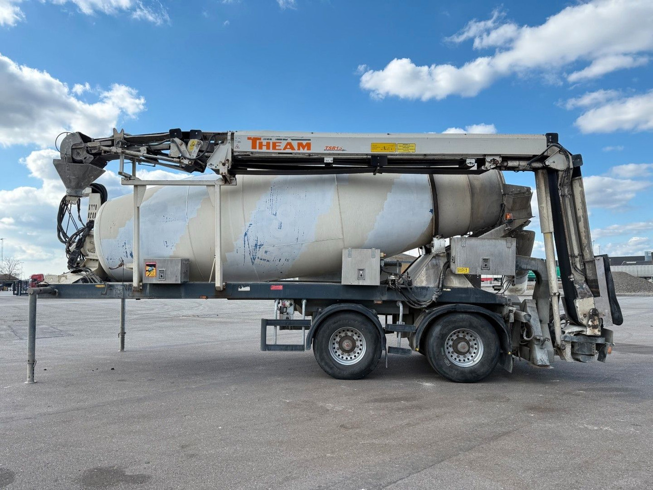De Buf BM 12-36-2SPR w/ Belt Theam TSR15 / Beton - نصف مقطورة خلاطة خرسانة: صورة 1 De Buf BM 12-36-2SPR w/ Belt Theam TSR15 / Beton - نصف مقطورة خلاطة خرسانة: صورة 1