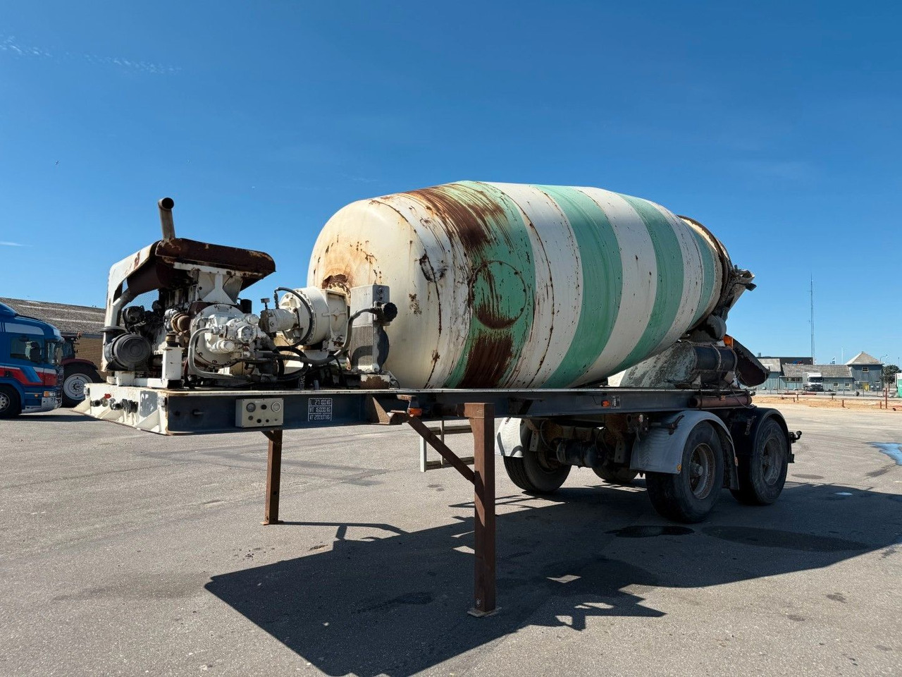 Le Cinena 12 m2 Baruval 2 axle Concrete trailer Lecinena 12 m3 Baruval 2 achse Beton/Concrete mixer - نصف مقطورة: صورة 1 Le Cinena 12 m2 Baruval 2 axle Concrete trailer Lecinena 12 m3 Baruval 2 achse Beton/Concrete mixer - نصف مقطورة: صورة 1