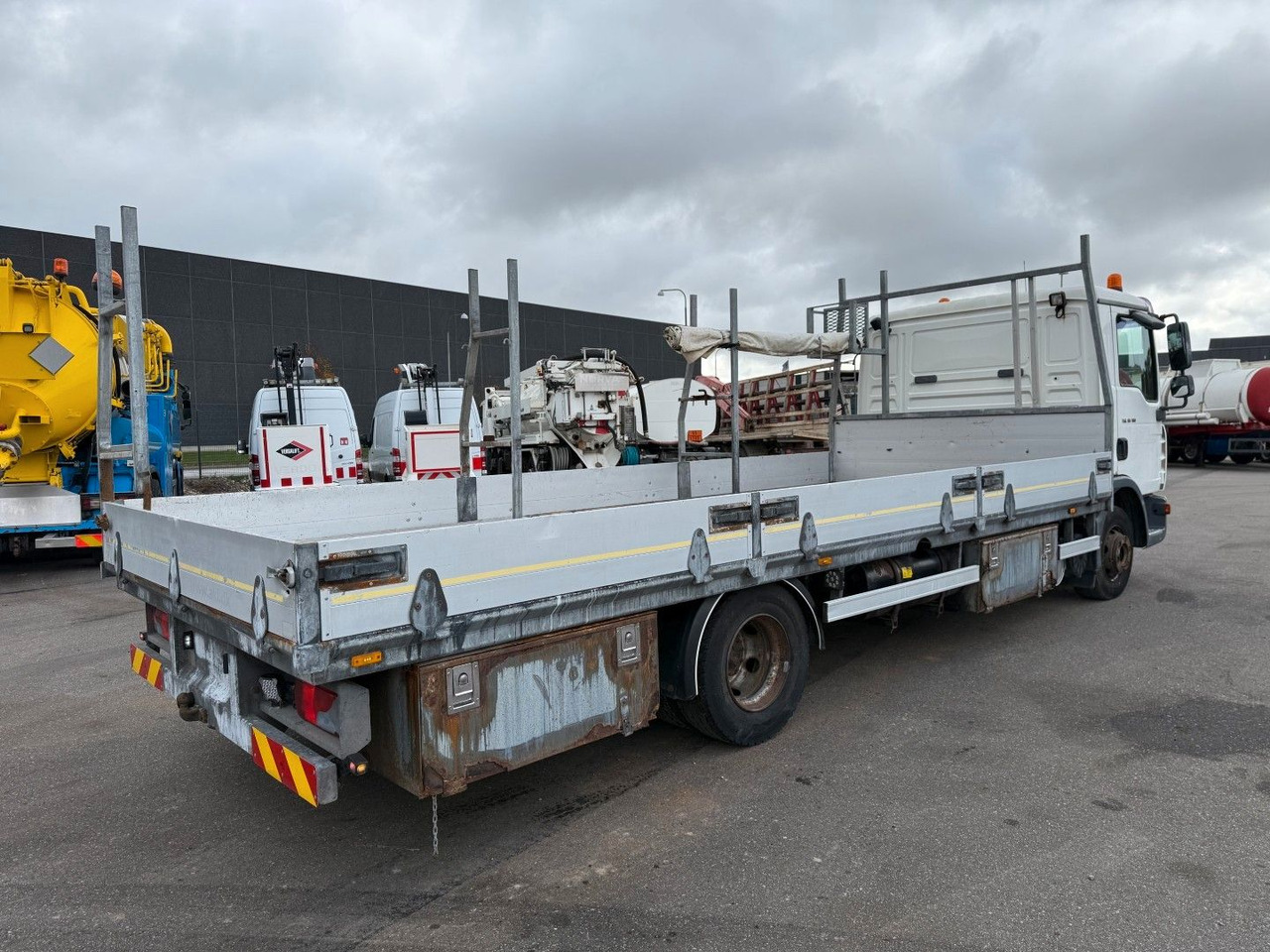 MAN TGL 10.180 4x2 Flatbed 6,80 m. Euro 3 - شاحنات مسطحة: صورة 3 MAN TGL 10.180 4x2 Flatbed 6,80 m. Euro 3 - شاحنات مسطحة: صورة 3