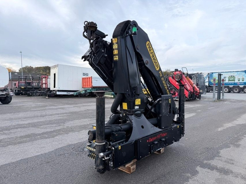 Palfinger PK 23001 EH Radio Remote / Kran / Crane - شاحنة كرين: صورة 2 Palfinger PK 23001 EH Radio Remote / Kran / Crane - شاحنة كرين: صورة 2