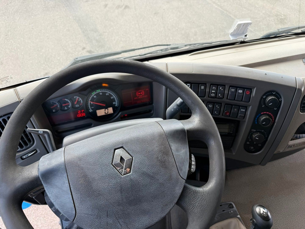 فراغ شاحنة Renault Premium Lander 430.32 8x2*6 Simon Moos 18.100 L: صورة 14 فراغ شاحنة Renault Premium Lander 430.32 8x2*6 Simon Moos 18.100 L: صورة 14