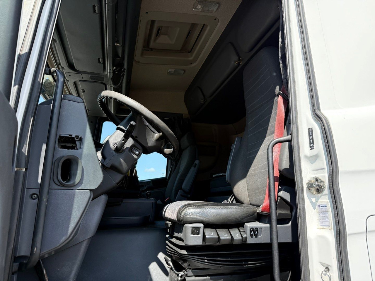 Scania G480 8x2*6 24.000 L / 5 compartments / ADR Tank - شاحنة صهريج: صورة 5 Scania G480 8x2*6 24.000 L / 5 compartments / ADR Tank - شاحنة صهريج: صورة 5