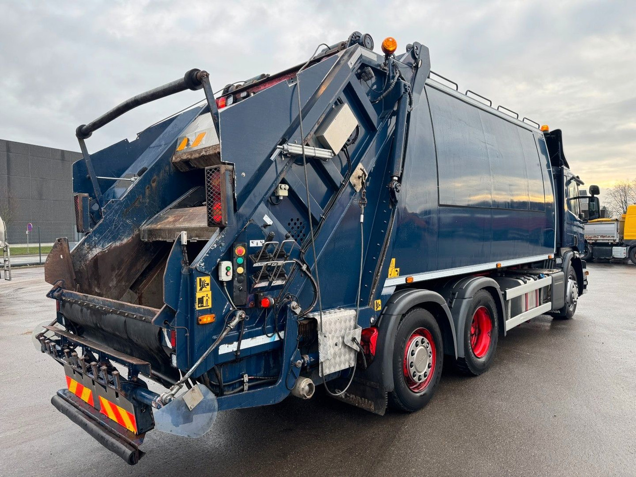 Scania P320 6x2*4 Euro 6 NTM 21 m3 - شاحنة قمامة: صورة 3 Scania P320 6x2*4 Euro 6 NTM 21 m3 - شاحنة قمامة: صورة 3