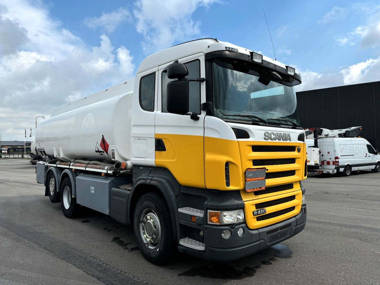 Scania R480 6x2*4 19.000 L ADR Tanktruck - شاحنة صهريج: صورة 2 Scania R480 6x2*4 19.000 L ADR Tanktruck - شاحنة صهريج: صورة 2