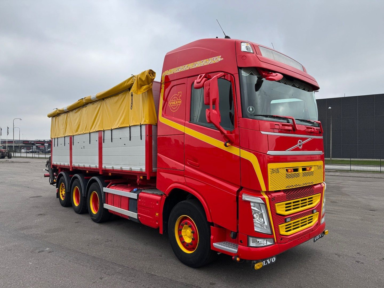 Volvo FH500 8x4*4 Tipper / Kipper (No Crane) - شاحنة قلاب: صورة 2 Volvo FH500 8x4*4 Tipper / Kipper (No Crane) - شاحنة قلاب: صورة 2