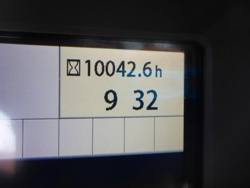 Hitachi ZX225USLC-5B - حفار زاحف: صورة 5 Hitachi ZX225USLC-5B - حفار زاحف: صورة 5