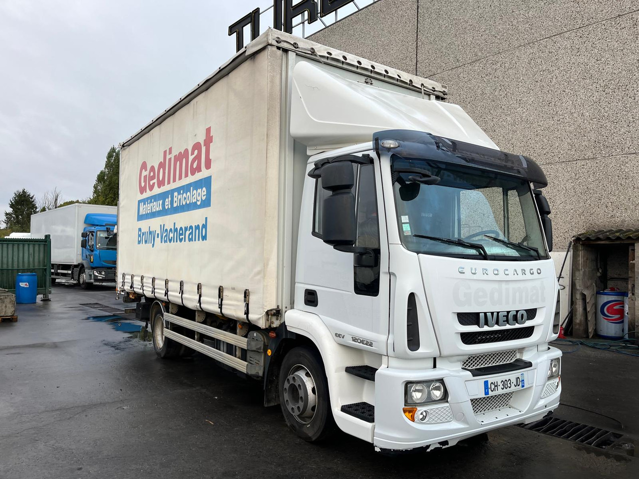 Iveco Eurocargo 120 E 22 - شاحنة ذات ستائر جانبية: صورة 2 Iveco Eurocargo 120 E 22 - شاحنة ذات ستائر جانبية: صورة 2