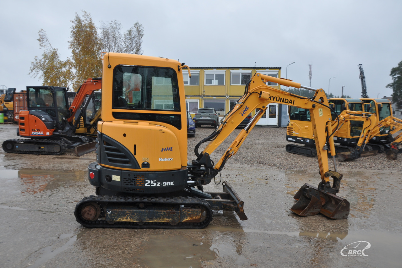 Hyundai R25Z-9AK - حفار صغير: صورة 3 Hyundai R25Z-9AK - حفار صغير: صورة 3