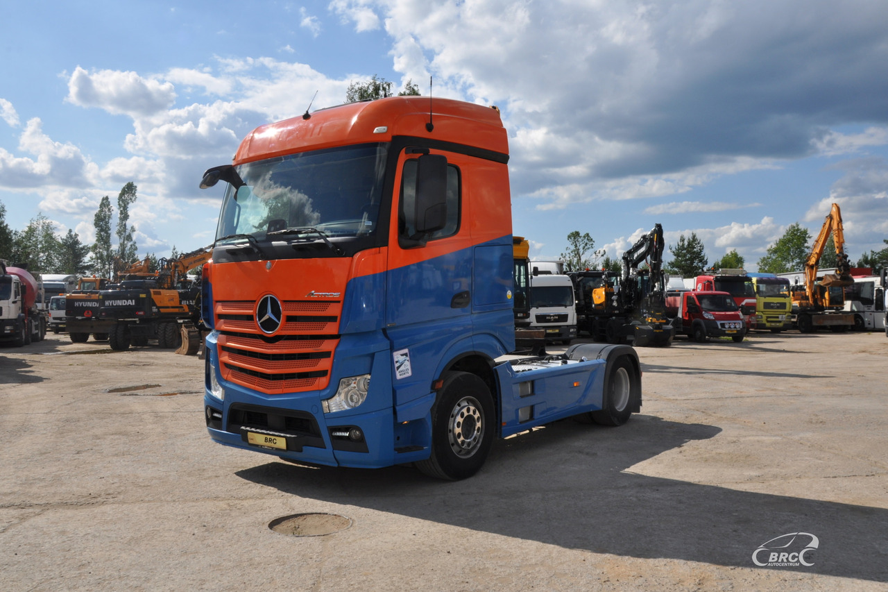Mercedes-Benz Actros - رأس تريلا: صورة 1 Mercedes-Benz Actros - رأس تريلا: صورة 1