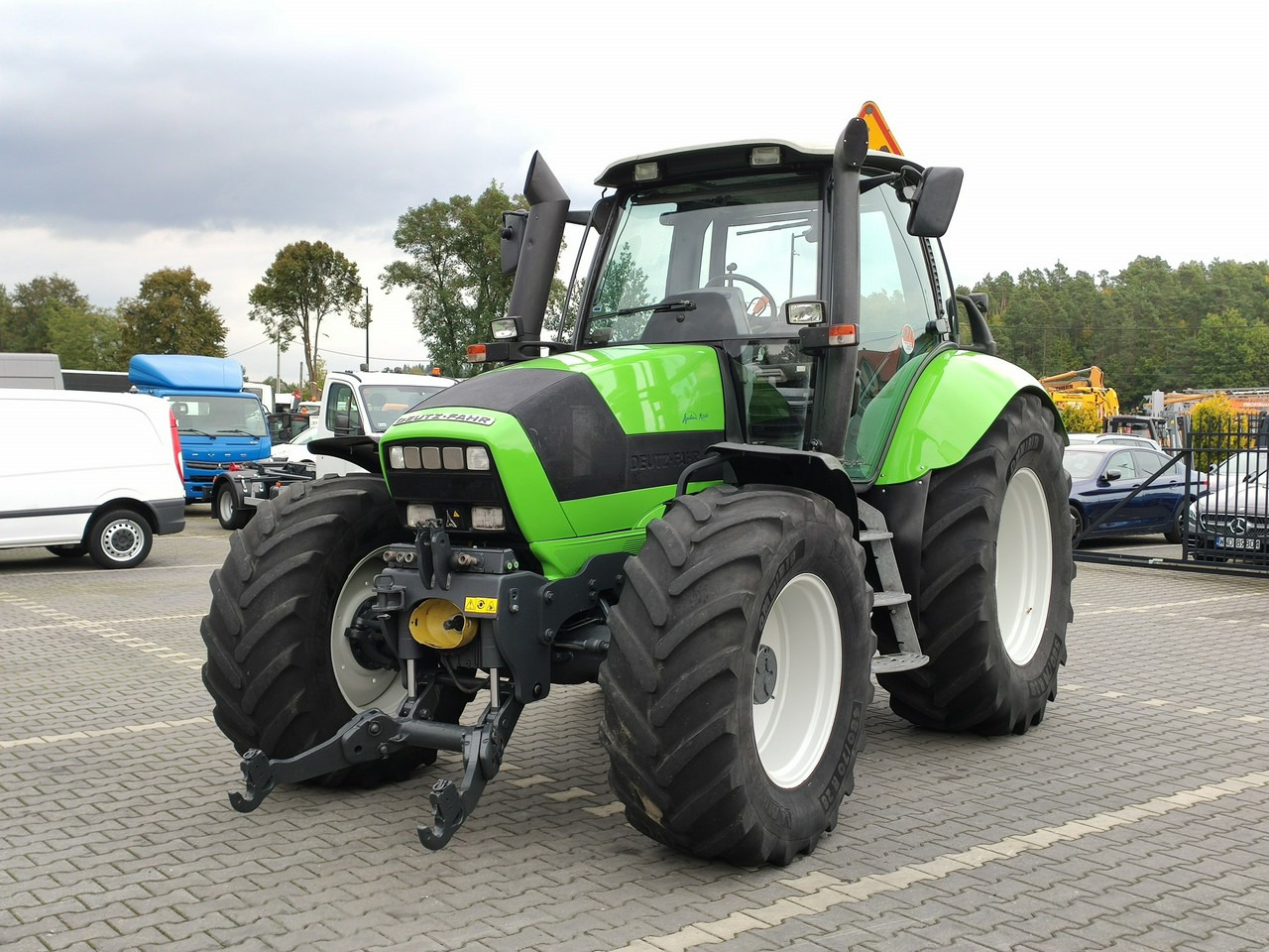Deutz Fahr Agrotron M620 4x4 Przedni Tuz Wałek W.O.M Wyjścia do Przyczepy - جرار: صورة 3 Deutz Fahr Agrotron M620 4x4 Przedni Tuz Wałek W.O.M Wyjścia do Przyczepy - جرار: صورة 3