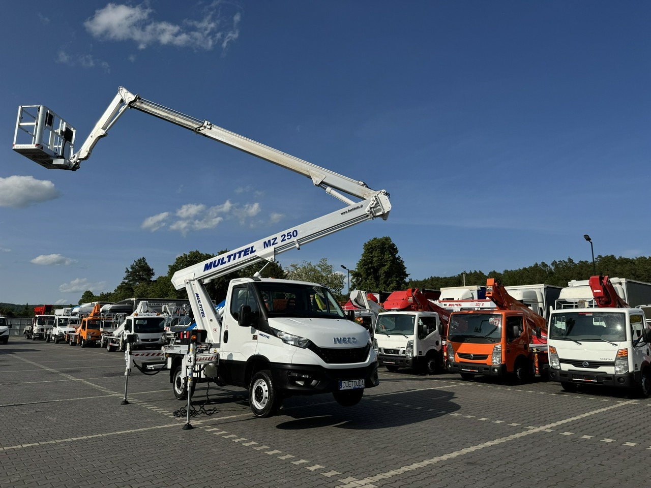Iveco Daily 35S14 - منصة محمولة مثبتة على الشاحنة: صورة 3 Iveco Daily 35S14 - منصة محمولة مثبتة على الشاحنة: صورة 3