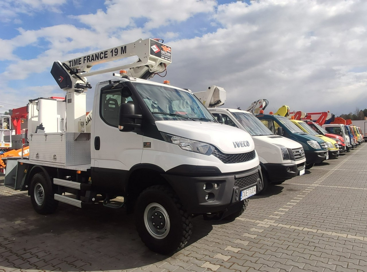 Iveco Daily 55S17W 4x4 Zwyżka 19m Versalift Lat 55 TB Time France - منصة محمولة مثبتة على الشاحنة: صورة 3 Iveco Daily 55S17W 4x4 Zwyżka 19m Versalift Lat 55 TB Time France - منصة محمولة مثبتة على الشاحنة: صورة 3
