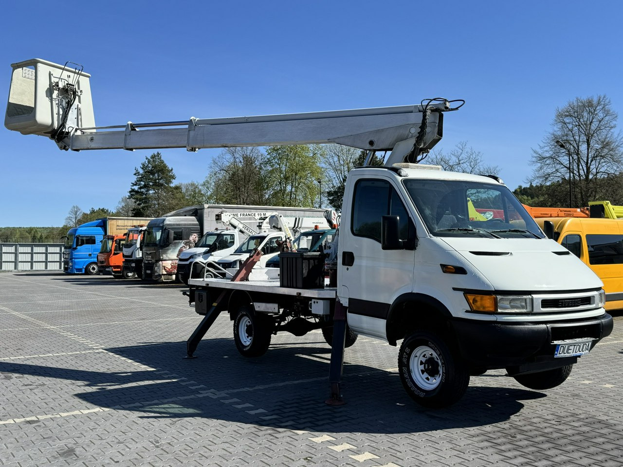 Iveco Daily - منصة محمولة مثبتة على الشاحنة: صورة 4 Iveco Daily - منصة محمولة مثبتة على الشاحنة: صورة 4