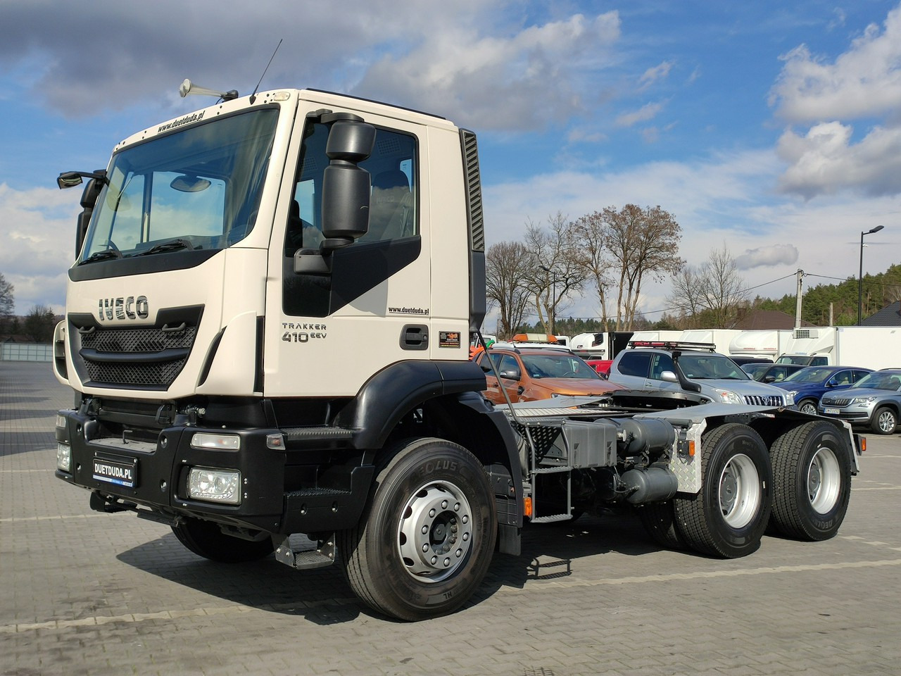 تأجير Iveco Trakker 26.410 6x4 Manual Mały Przebieg tylko-46000km Iveco Trakker 26.410 6x4 Manual Mały Przebieg tylko-46000km: صورة 7