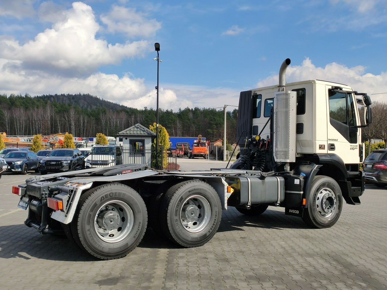 تأجير Iveco Trakker 26.410 6x4 Manual Mały Przebieg tylko-46000km Iveco Trakker 26.410 6x4 Manual Mały Przebieg tylko-46000km: صورة 14