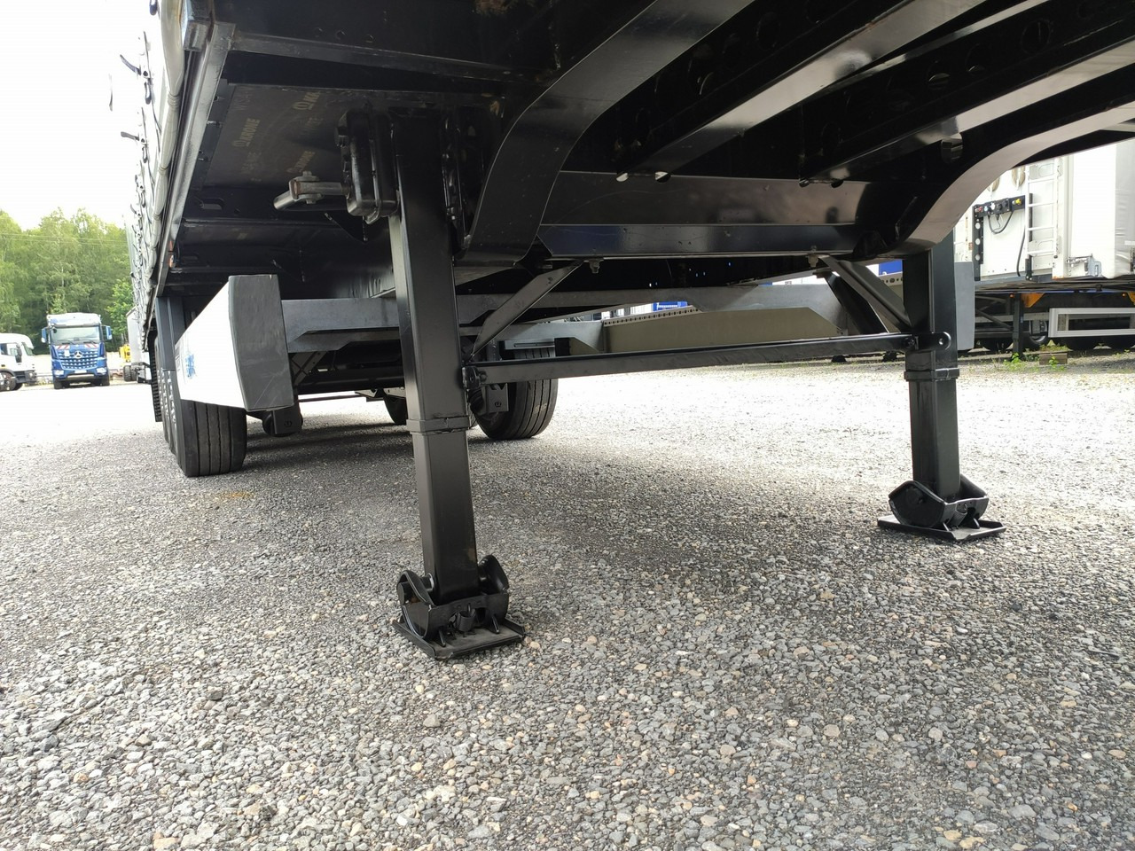 نصف مقطورة بستائر جانبية Krone Standard OŚ Podnoszona SAF 2017r: صورة 9