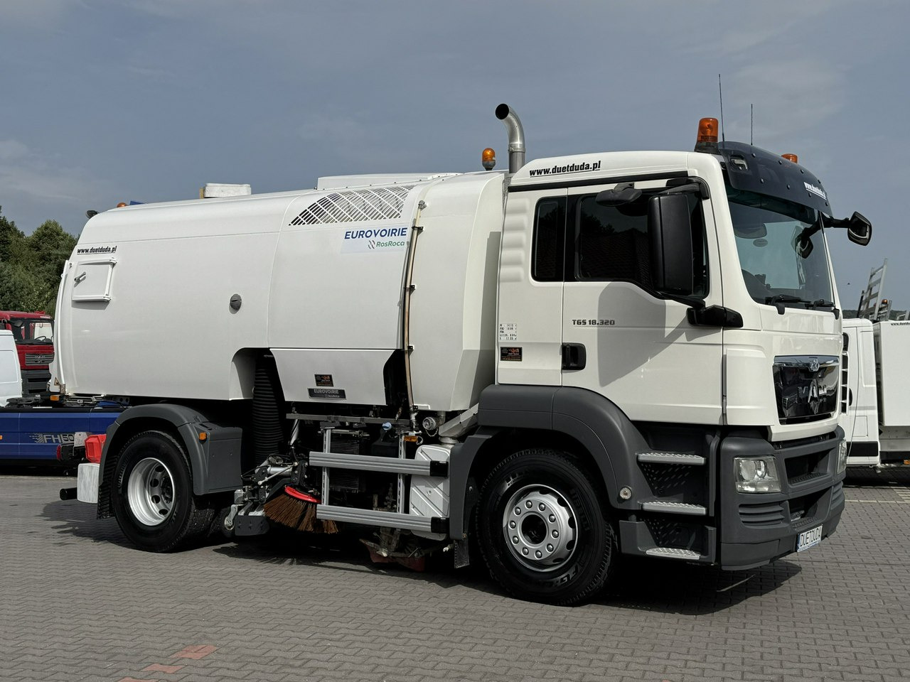 MAN TGS 18.320 E5 BUCHER OPTIFANT 8000 Zamiatarka Uliczna Euro 6 - سياره كنس شوارع: صورة 3 MAN TGS 18.320 E5 BUCHER OPTIFANT 8000 Zamiatarka Uliczna Euro 6 - سياره كنس شوارع: صورة 3
