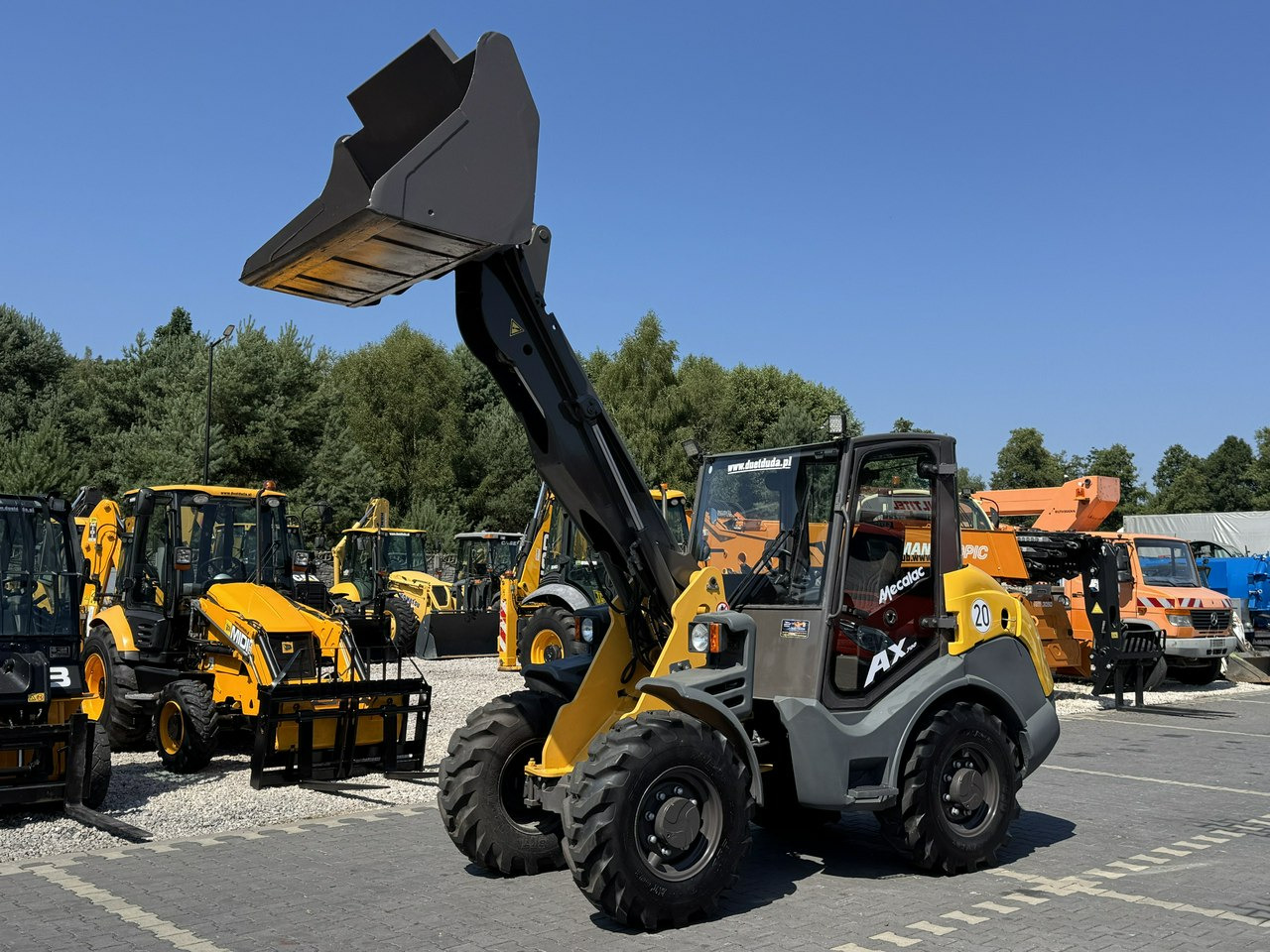 Mecalac AX 700 Szybko-Złącze Łyżka Super Stan - اللودر بعجل: صورة 4 Mecalac AX 700 Szybko-Złącze Łyżka Super Stan - اللودر بعجل: صورة 4