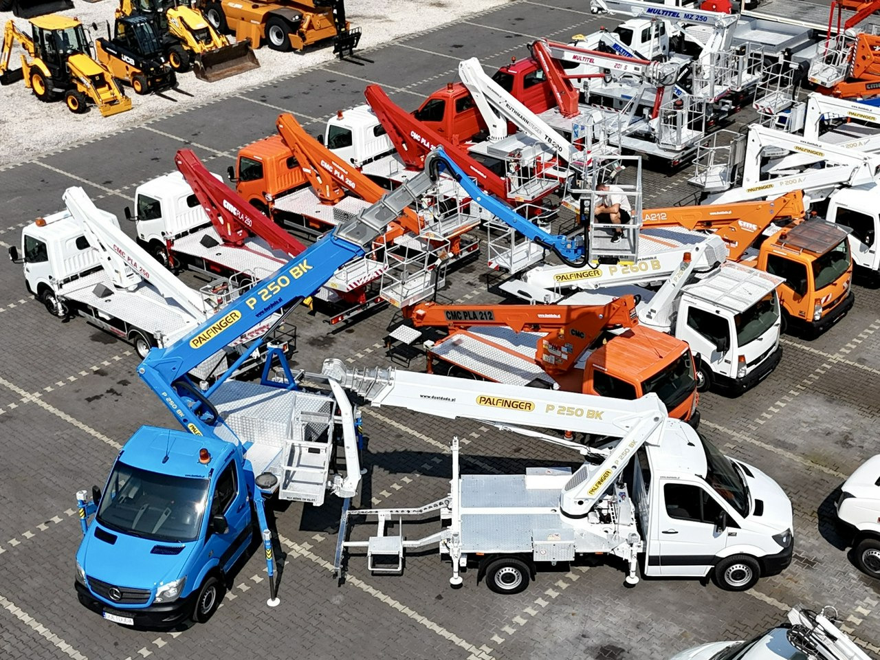 Mercedes Sprinter - منصة محمولة مثبتة على الشاحنة: صورة 4 Mercedes Sprinter - منصة محمولة مثبتة على الشاحنة: صورة 4