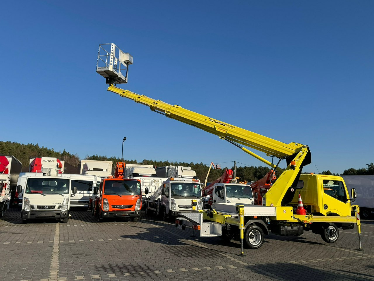 تأجير Nissan Cabstar Nissan Cabstar: صورة 15 تأجير Nissan Cabstar Nissan Cabstar: صورة 15