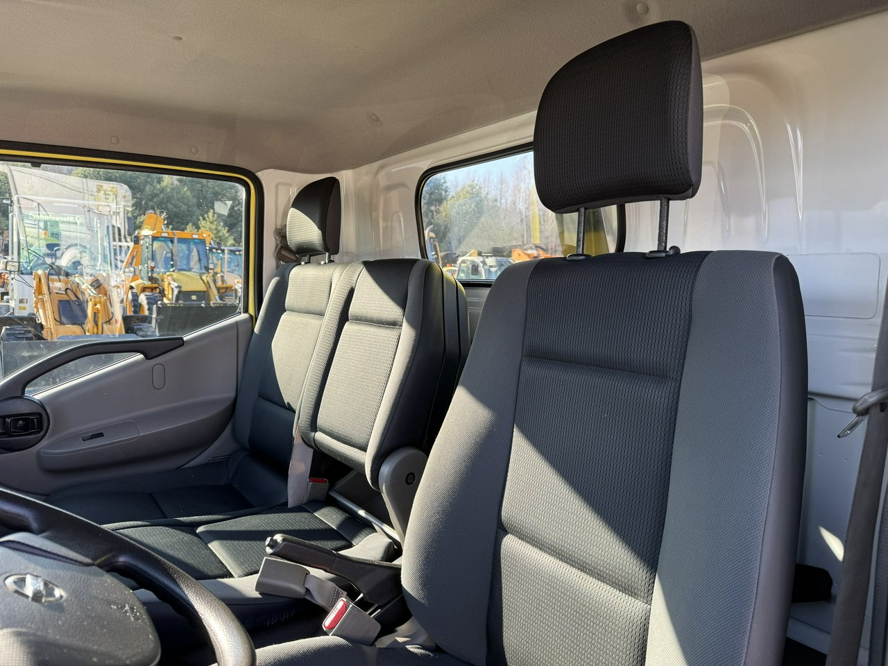 تأجير Nissan Cabstar Nissan Cabstar: صورة 28 تأجير Nissan Cabstar Nissan Cabstar: صورة 28