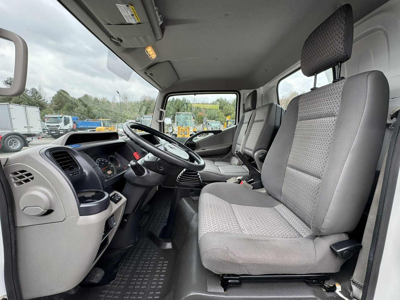 منصة محمولة مثبتة على الشاحنة Nissan Cabstar: صورة 26