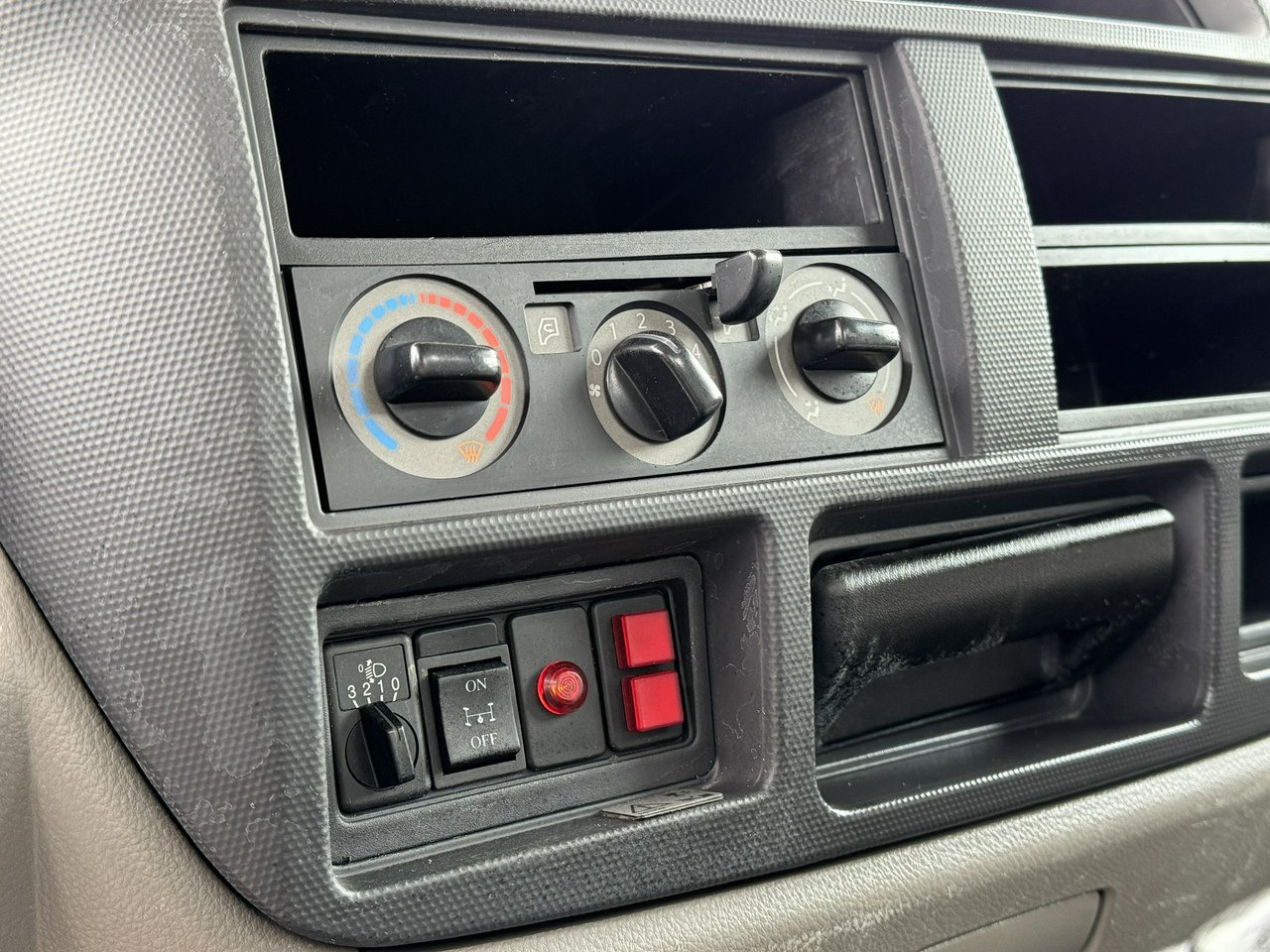 منصة محمولة مثبتة على الشاحنة Nissan Cabstar: صورة 29