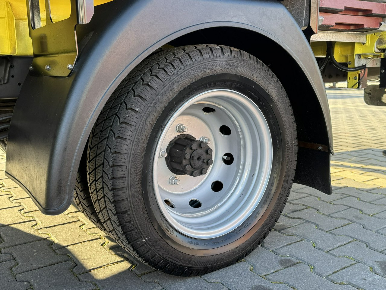 تأجير Nissan Cabstar Nissan Cabstar: صورة 14 تأجير Nissan Cabstar Nissan Cabstar: صورة 14