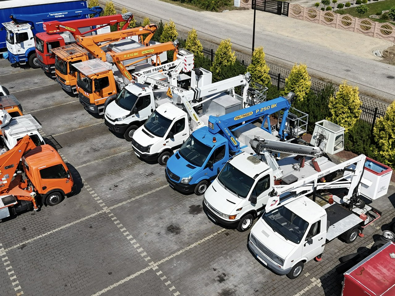 Nissan Zwyżka Podnośnik Koszowy 4X4 CABSTAR MAXITY SPRINTER - منصة محمولة مثبتة على الشاحنة: صورة 4 Nissan Zwyżka Podnośnik Koszowy 4X4 CABSTAR MAXITY SPRINTER - منصة محمولة مثبتة على الشاحنة: صورة 4