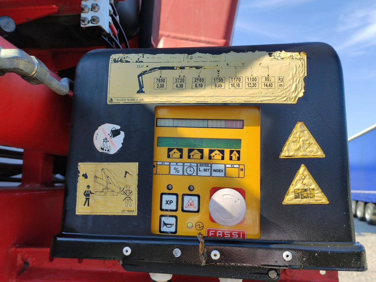 شاحنات مسطحة, شاحنة كرين Scania 124L 420 6x2 Retarder HDS FASSI F170 Budowlanka: صورة 6