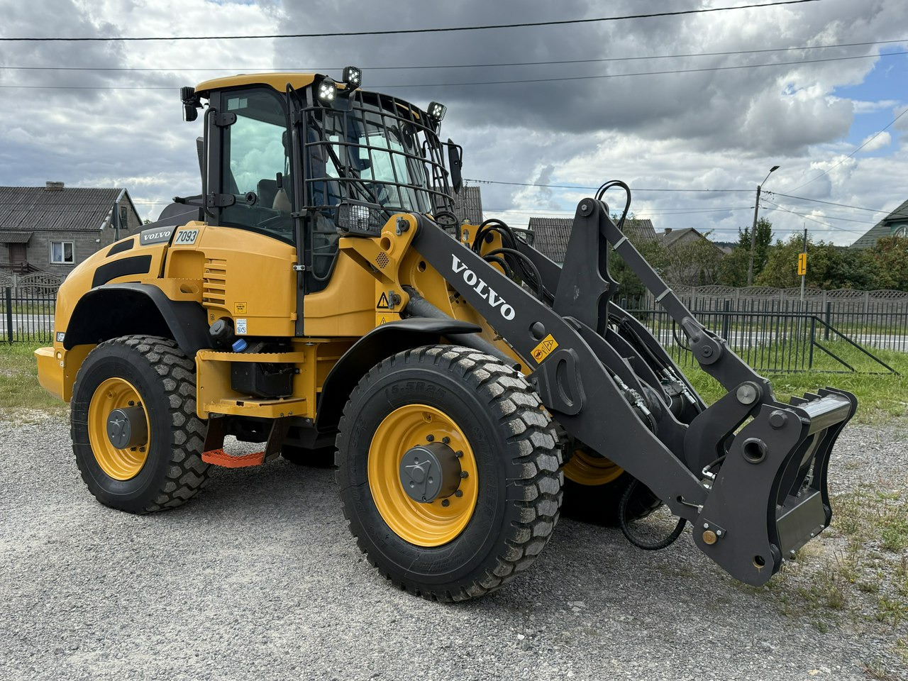 Volvo Waga -10ton WHEEL LOADER L45H Maszyna w Bardzo Dobrym Stanie - اللودر بعجل: صورة 1 Volvo Waga -10ton WHEEL LOADER L45H Maszyna w Bardzo Dobrym Stanie - اللودر بعجل: صورة 1