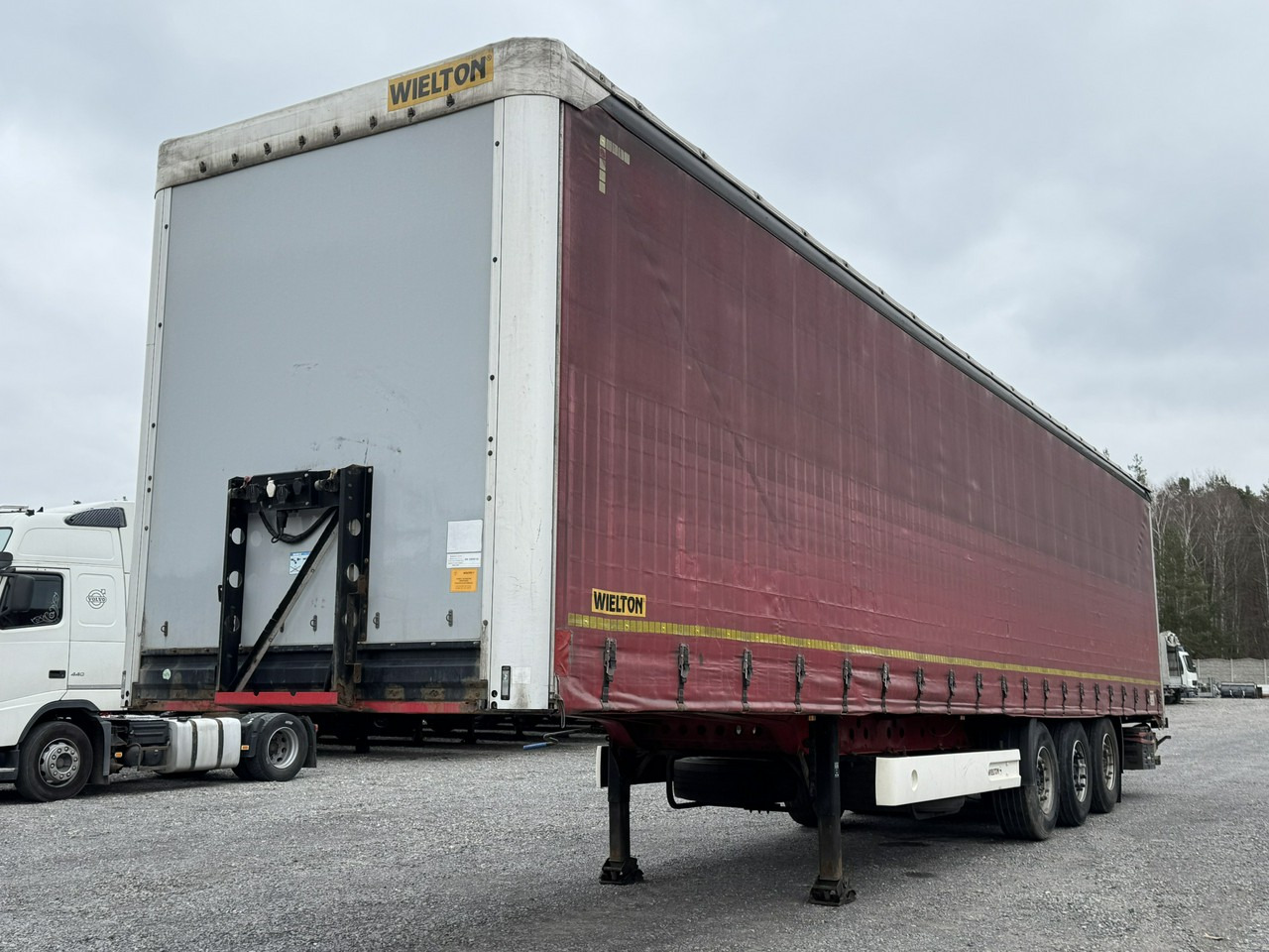 Wielton Standard Osie Mercedes Oś Podnoszona - نصف مقطورة بستائر جانبية: صورة 5 Wielton Standard Osie Mercedes Oś Podnoszona - نصف مقطورة بستائر جانبية: صورة 5