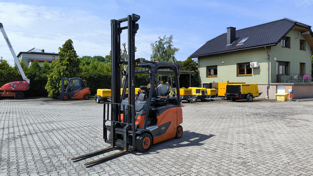 LINDE E 16 PH – 02 - رافعة شوكية كهربائية: صورة 1 LINDE E 16 PH – 02 - رافعة شوكية كهربائية: صورة 1