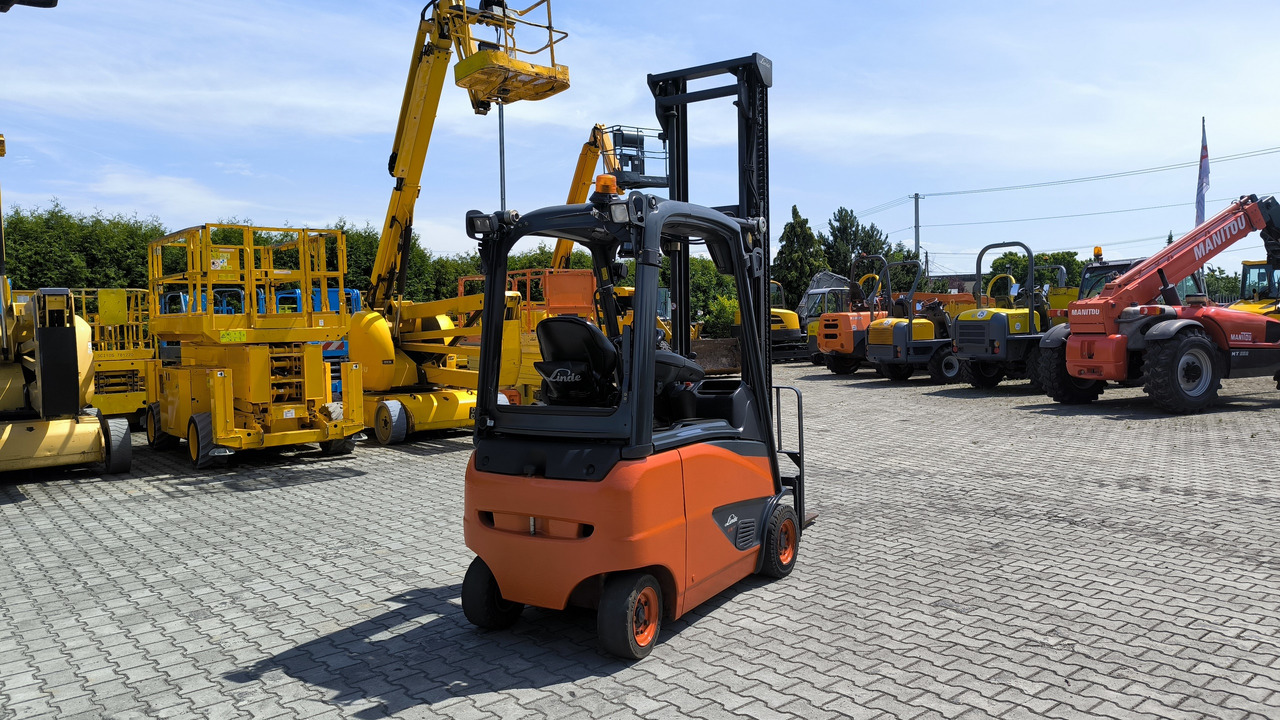 LINDE E 16 PH – 02 - رافعة شوكية كهربائية: صورة 5 LINDE E 16 PH – 02 - رافعة شوكية كهربائية: صورة 5