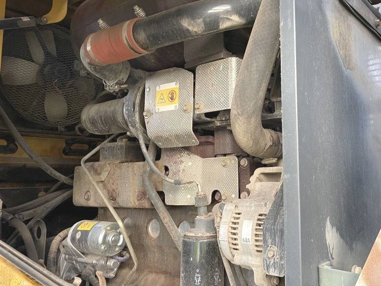 Komatsu WA 200 PT-5 - اللودر بعجل: صورة 5 Komatsu WA 200 PT-5 - اللودر بعجل: صورة 5