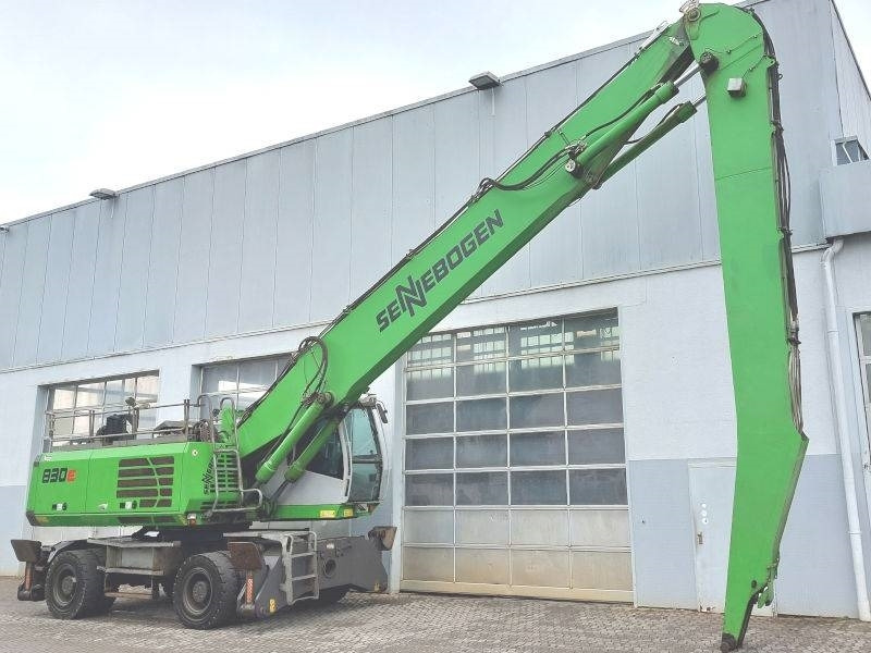 Sennebogen 830 E - آلة التعامل مع النفايات: صورة 4 Sennebogen 830 E - آلة التعامل مع النفايات: صورة 4