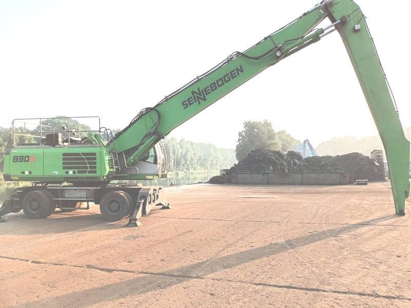 Sennebogen 830 E - آلة التعامل مع النفايات: صورة 3 Sennebogen 830 E - آلة التعامل مع النفايات: صورة 3