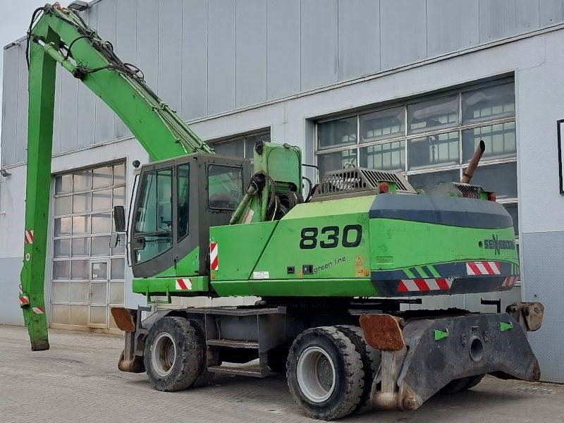 Sennebogen 830 - آلة التعامل مع النفايات: صورة 3 Sennebogen 830 - آلة التعامل مع النفايات: صورة 3