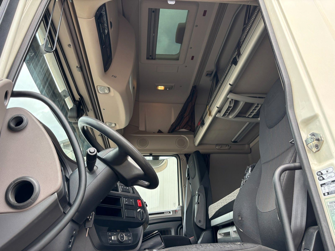 DAF XF480 FT I SSC*SkyLights*Retarder*2x Tank*MY2021 - مقطورة السحب: صورة 5 DAF XF480 FT I SSC*SkyLights*Retarder*2x Tank*MY2021 - مقطورة السحب: صورة 5