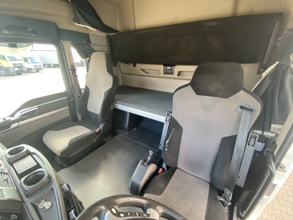 شاحنة ذات ستائر جانبية MAN TGL 12.250 4x2 BL: صورة 11 شاحنة ذات ستائر جانبية MAN TGL 12.250 4x2 BL: صورة 11