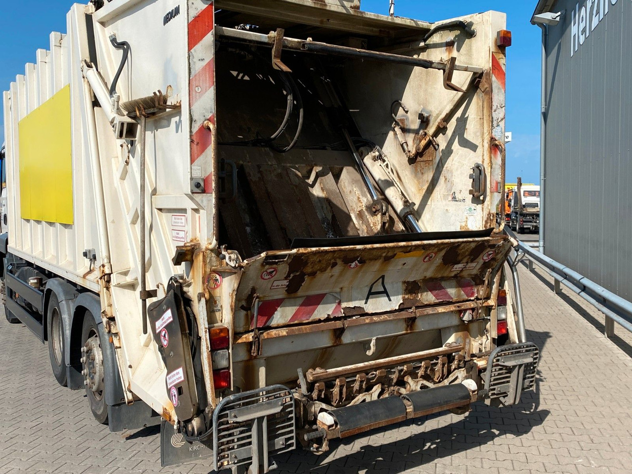 MAN TGS 26.320 6x2-4 | Zöller Medium X2EC24*3x Sitze - شاحنة قمامة: صورة 3 MAN TGS 26.320 6x2-4 | Zöller Medium X2EC24*3x Sitze - شاحنة قمامة: صورة 3