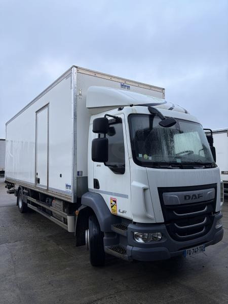 DAF LF 210 - شاحنة صندوقية: صورة 1 DAF LF 210 - شاحنة صندوقية: صورة 1