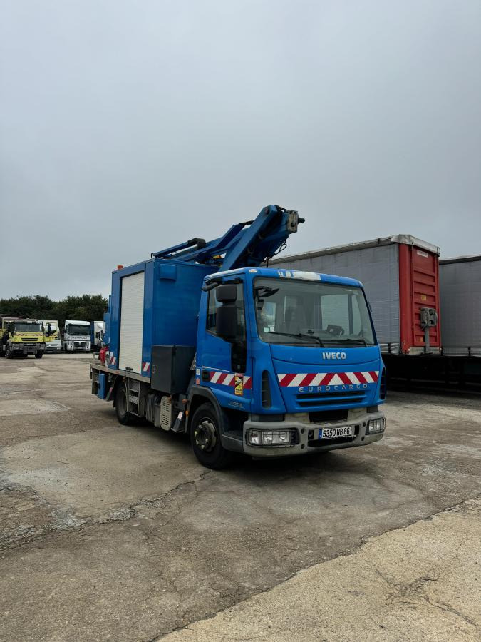 Iveco Eurocargo 100E18 - منصة محمولة مثبتة على الشاحنة: صورة 3 Iveco Eurocargo 100E18 - منصة محمولة مثبتة على الشاحنة: صورة 3