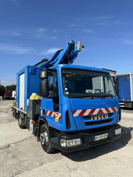Iveco Eurocargo 100E18 - منصة محمولة مثبتة على الشاحنة: صورة 1 Iveco Eurocargo 100E18 - منصة محمولة مثبتة على الشاحنة: صورة 1