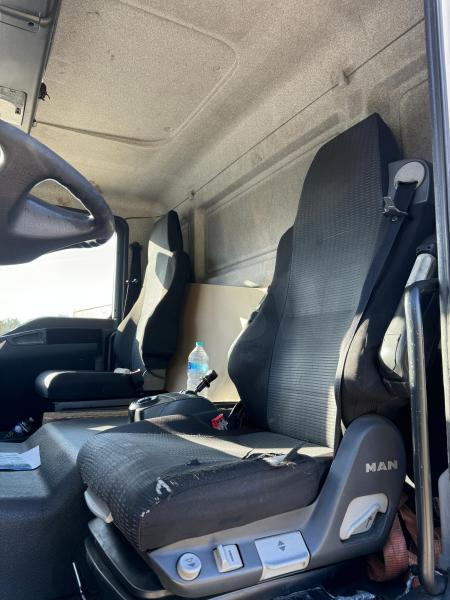 شاحنة صندوقية MAN TGM 18.250: صورة 9