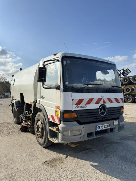 Mercedes Atego - سياره كنس شوارع: صورة 1 Mercedes Atego - سياره كنس شوارع: صورة 1
