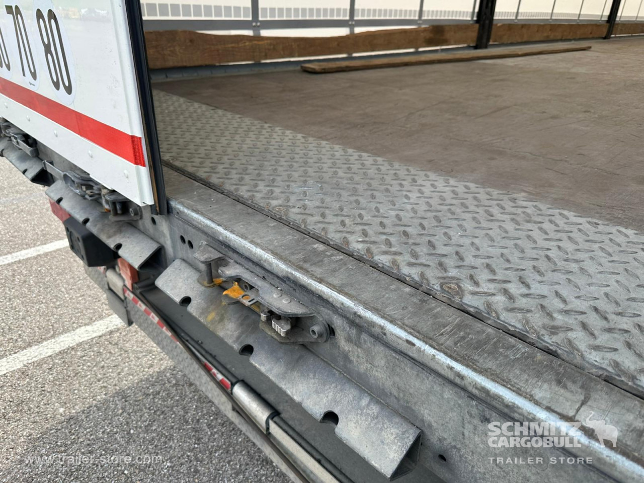 SCHMITZ Curtainsider Standard Taillift - نصف مقطورة بستائر جانبية: صورة 4 SCHMITZ Curtainsider Standard Taillift - نصف مقطورة بستائر جانبية: صورة 4