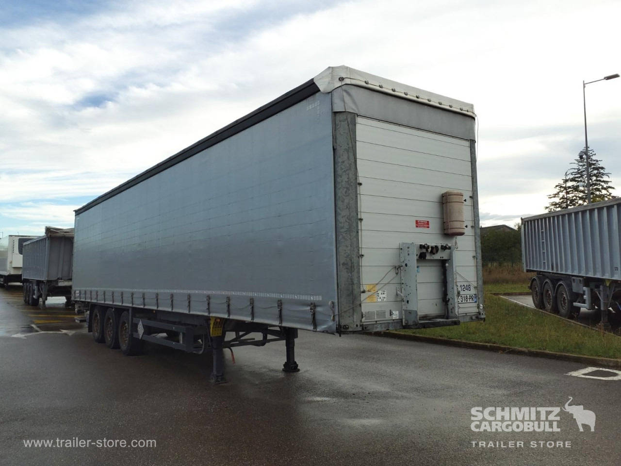 SCHMITZ Curtainsider Standard Taillift - نصف مقطورة بستائر جانبية: صورة 1 SCHMITZ Curtainsider Standard Taillift - نصف مقطورة بستائر جانبية: صورة 1