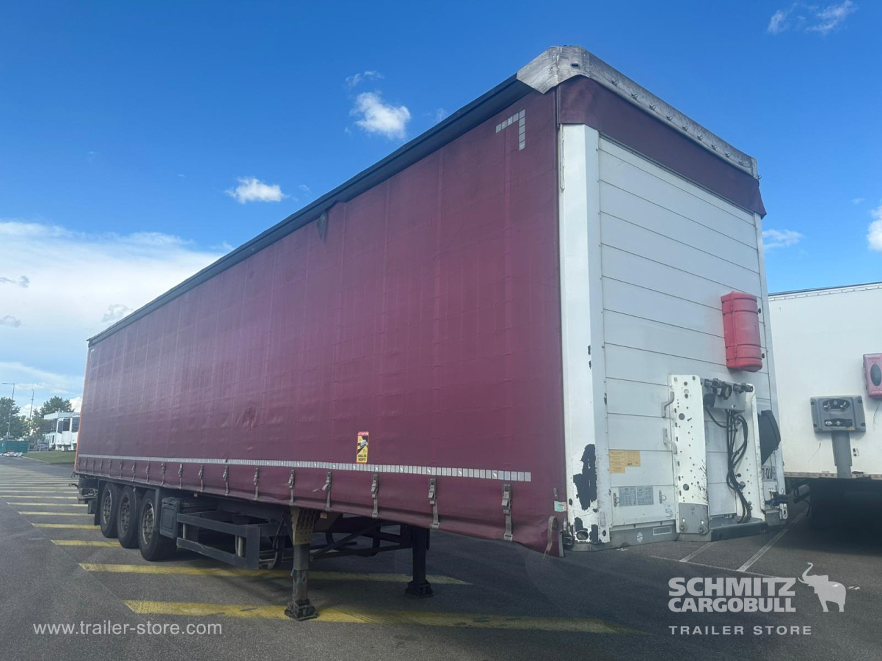 SCHMITZ Curtainsider Standard Taillift - نصف مقطورة بستائر جانبية: صورة 1 SCHMITZ Curtainsider Standard Taillift - نصف مقطورة بستائر جانبية: صورة 1